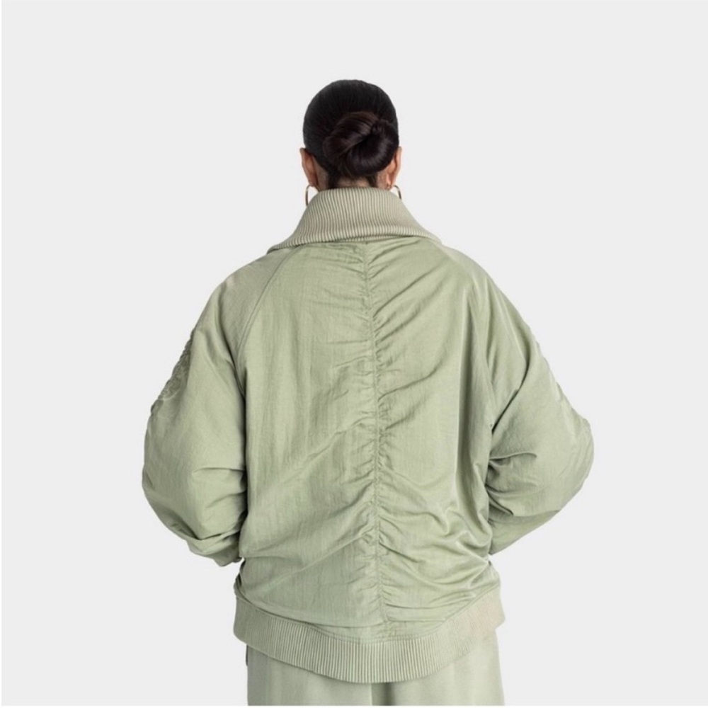 KBB by KAHLANA x Target Women's The Shawl Collar Jacket Olive Green L Large - Picture 2 of 3